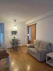 Location Appartement  Carrer de sant josep 6. Piso 1 habitación para estudiantes/temporada