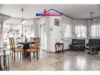 Casa  Vallirana. Soleada y con vistas