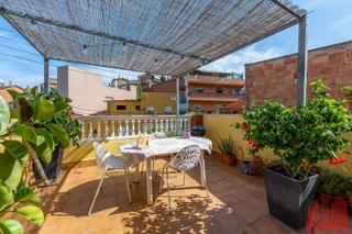Pis a Sant Vicenç dels Horts. Piso en venta con terraza y jardín en sant vicenç dels horts