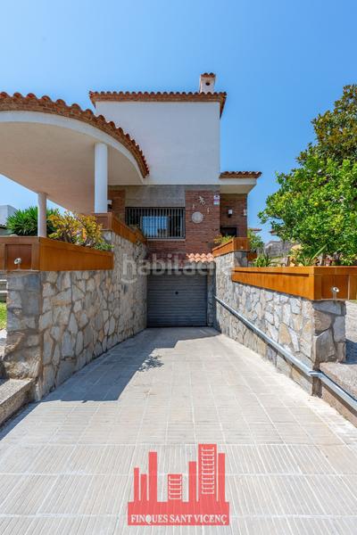 Foto d56315b9-5931-43e8-ae9a-478bed1cd4ad. Casa con riscaldamento piscina in Cunit diagonal Cunit