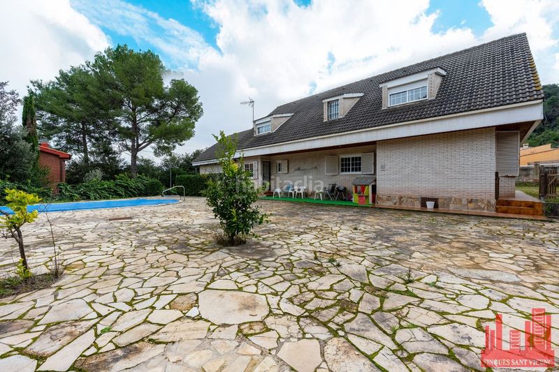 Foto 4ec33065-ca13-4635-a7de-49784d4feeda. Casa amb calefacció piscina a Torrelles de Llobregat