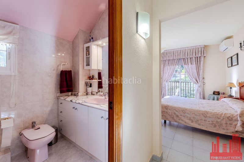 Foto 925f0113-7321-4374-9d96-f1c222d89cac. Casa amb calefacció piscina a Torrelles de Llobregat