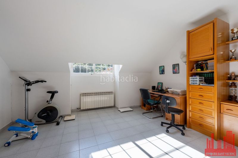 Foto ec3fa4e6-2e59-4aa9-850e-4d5fc111d89f. Casa amb calefacció piscina a Torrelles de Llobregat
