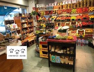 Miete Geschäftsraum in Carrer de la llibertat 13. Local comercial en alquiler en el centro de castelldefels