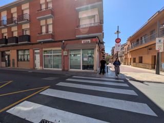 Rent Business premise  Carrer del centre. **oportunidad única en gavà: peluquería en funcionamiento**