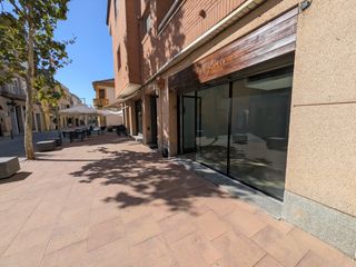 Miete Geschäftsraum in Carrer major 57. Local comercial en alquiler - centro de begues