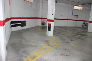 Parking coche en Florida Baja