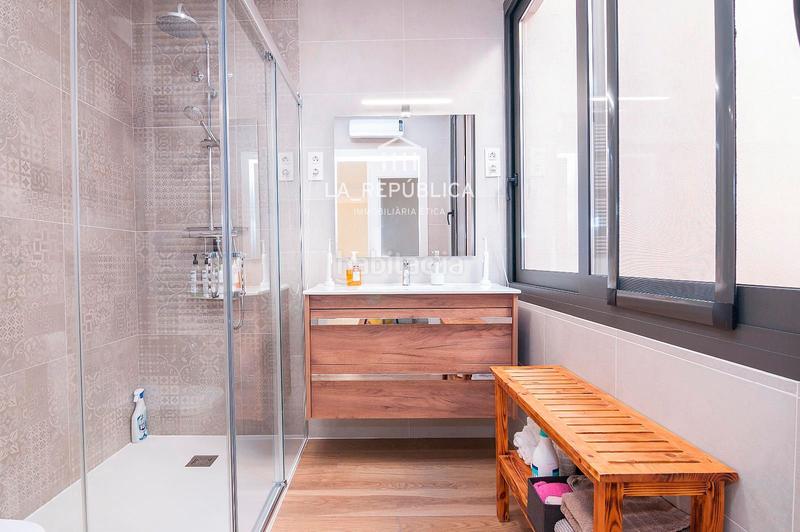 Foto c050f5ab-6384-4350-936b-5618bcaecc8e. Casa amb calefacció aparcament a Centre Mataró