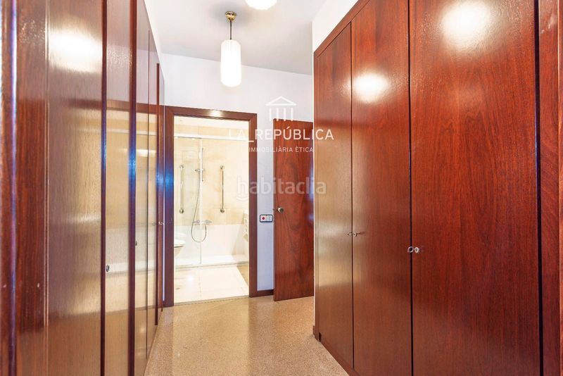 Foto be5ebd15-567e-4177-9419-ad7df27bf33e. Pis amb calefacció aparcament a Sagrada Família Barcelona