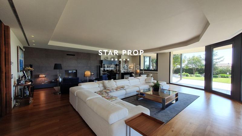 Foto 4a3b8d62-da34-4791-8dcb-c28851d92f61. Casa amb calefacció aparcament piscina a Peralada