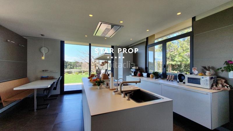 Foto fc5402fb-ae62-4bda-96ce-3a157f86ad15. Casa amb calefacció aparcament piscina a Peralada