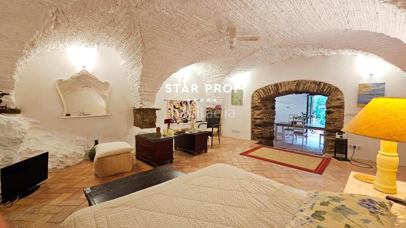 Foto 2414f810-fe96-4996-9a25-76271b78d943. Casa con parcheggio in Port de la Selva (El)