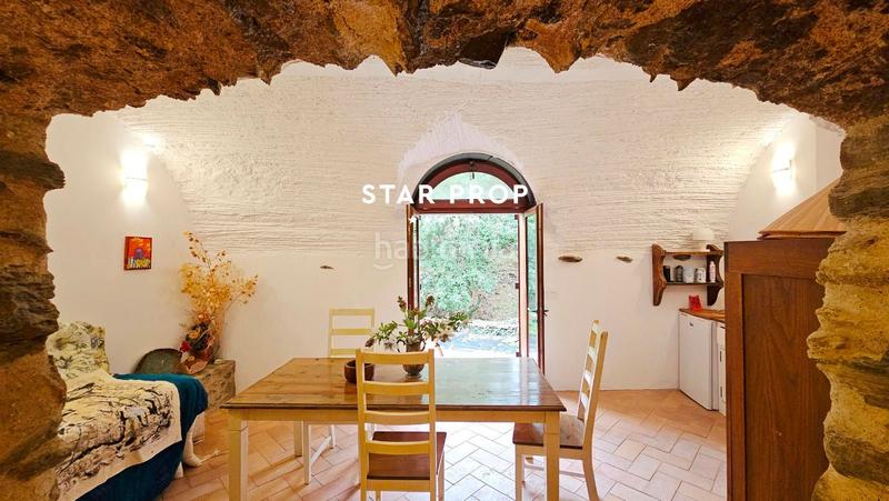 Foto 56b8b240-925a-4700-b57c-6498403f6736. Casa con parcheggio in Port de la Selva (El)