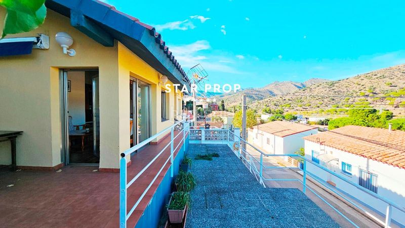 Foto 838a0300-70cf-4356-8c2b-2a828f020bee. Casa amb aparcament a Colera