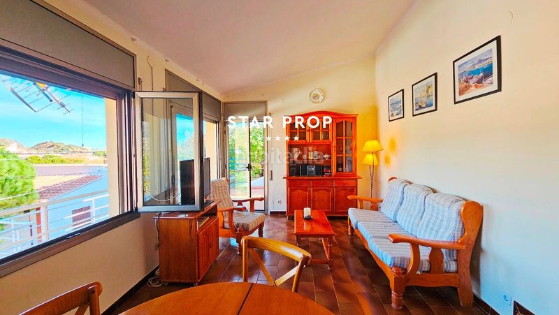 Foto b50fac49-75c3-47ab-8616-3a83a6330574. Casa amb aparcament a Colera