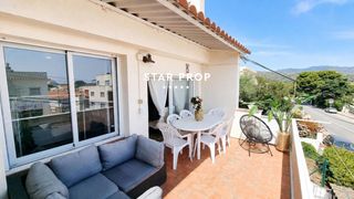 Etagenwohnung in El Colomer - La Bateria - La Coma. Apartamento reformado con dos terrazas junto a la playa de la fa