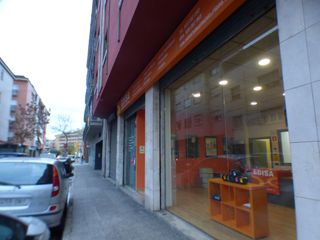 Alquiler Local Comercial  Carrer sant sebastià. Local comercial con calefacción y aire acondicionado