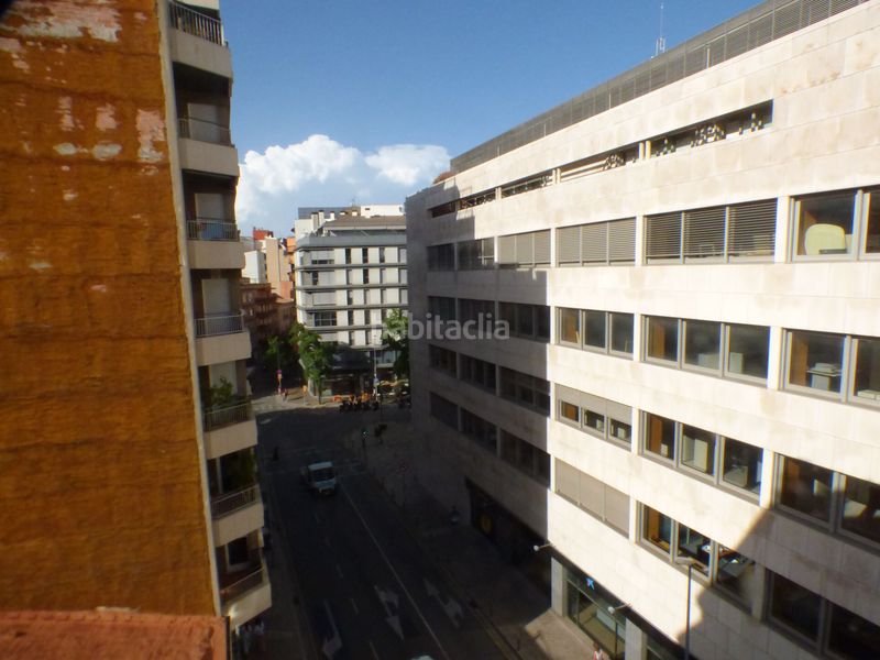 Foto 619b12d0-5056-441f-9e67-278fb8a28990. Rent flat with heating parking in Eixample Nord Girona