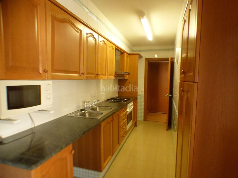 Foto 7c8bdb88-d194-428b-8d0c-9f6b6759feeb. Rent flat with heating parking in Eixample Nord Girona