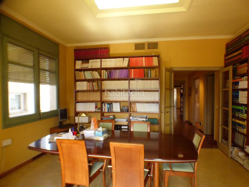 Foto 53290bf5-9365-406f-8eeb-d8ac3dd1bbf5. Bureau avec chauffage dans Eixample Nord Girona