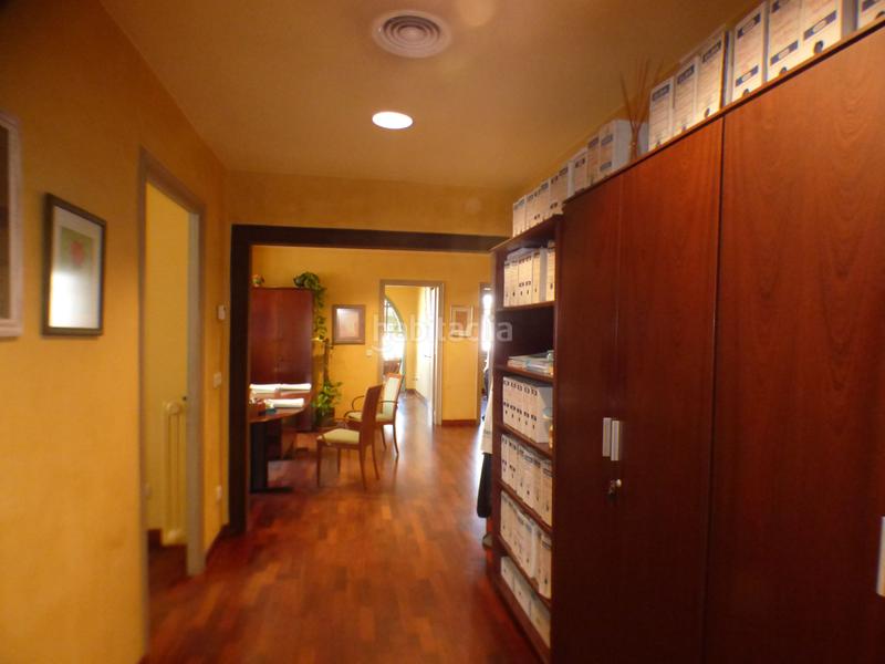 Foto 8ba5694d-3073-43d5-a871-210b730a274f. Bureau avec chauffage dans Eixample Nord Girona