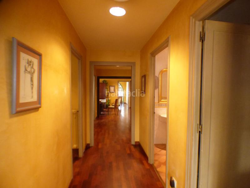 Foto d78c1dc4-cfde-461c-b52a-84f2a5399457. Office space with heating in Eixample Nord Girona