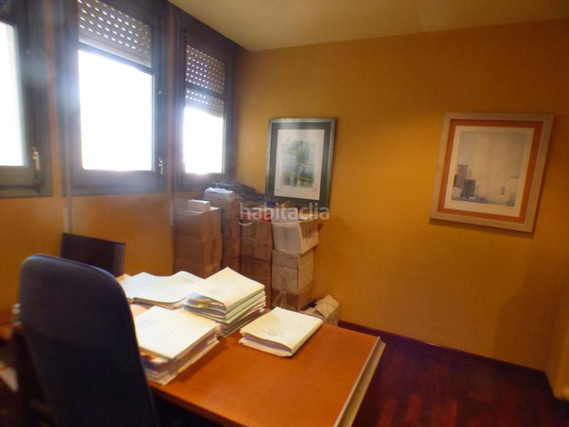 Foto a10c0c24-8121-4a13-a296-4e3699120418. Oficina en Eixample Nord Girona