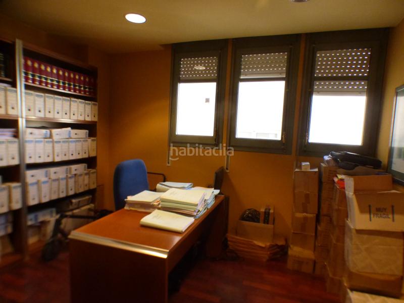 Foto fbe9c582-eb34-4392-b60c-e59ae63c800a. Oficina en Eixample Nord Girona