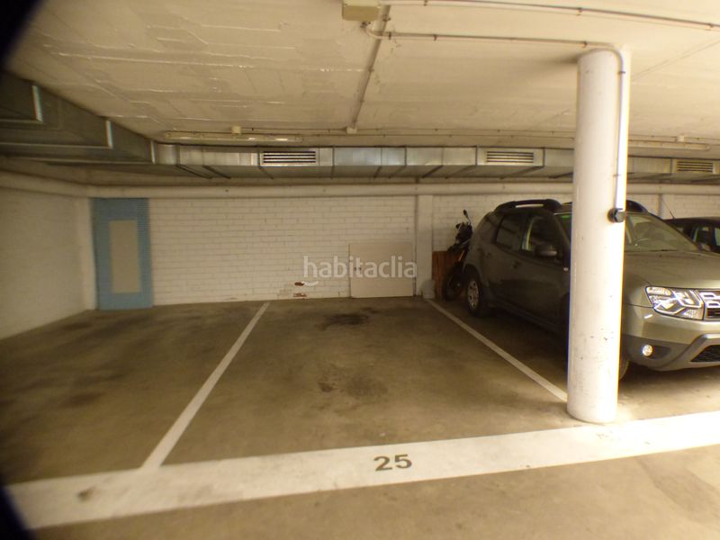 Foto 86fb6de1-50c7-492d-815e-f2153ba90ba4. Lloguer pis amb calefacció aparcament a Eixample Nord Girona