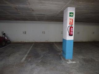 Alquiler Parking coche  Carrer de pau casals. Se alquila a buen precio plaza de aparcamiento en el barrio de l