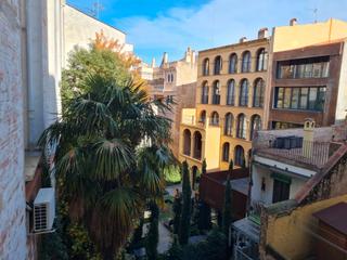 Location Appartement à Centre-Barri Vell. Se alquila en pleno barri vell de girona un piso de 3 habitacion