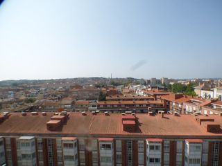 Lloguer Pis  Travessia de la creu. Se alquila piso muy alto de 4 habitaciones, sin  muebles