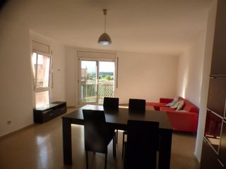 Miete Etagenwohnung  Carrer de santa eugènia. Se alquila piso de 2 habitaciones, amueblado, con salón amplio,