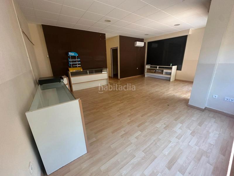 Foto 30ecfc55-6e9c-4573-bcbd-a11a53eb9d93. Rent business premise in Montilivi Girona