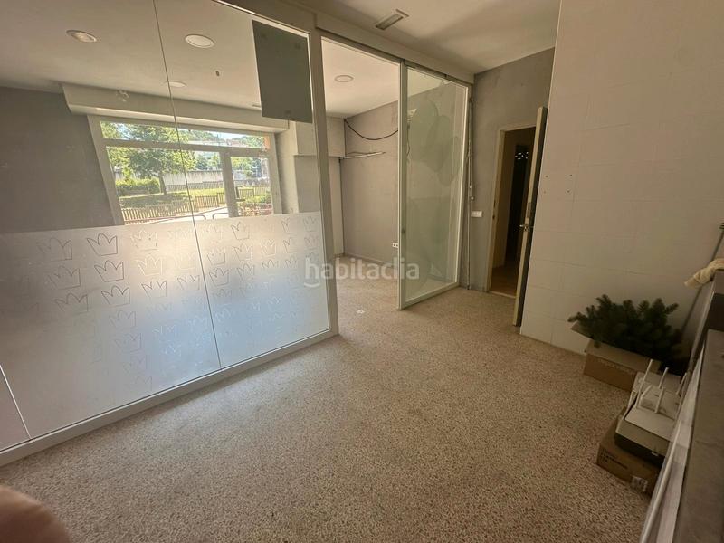 Foto e942a361-f271-49b0-97b3-80c812406960. Alquiler local comercial en Montilivi Girona