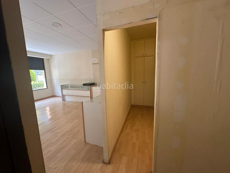 Foto 9329ff50-9c7b-4884-a27d-6b6b538a2f01. Location local commercial dans Montilivi Girona