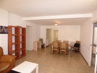 Lloguer Pis  Carrer de la rutlla. Se alquila piso de 4 habitaciones, amueblado, con calefacción de