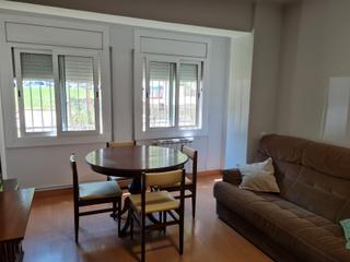Location Appartement  Carrer joaquim ruyra i oms. Se alquila piso de 4 habitaciones, amueblado, con calefacción de