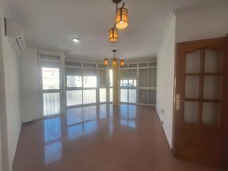Location Appartement à Casco Antiguo. Piso amueblado a estrenar con agua incluida en casco historico