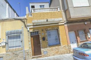 Duplex  Calle francisco jorquera. Venta casa en santa lucia, junto al paseo del muelle. 0% comisio