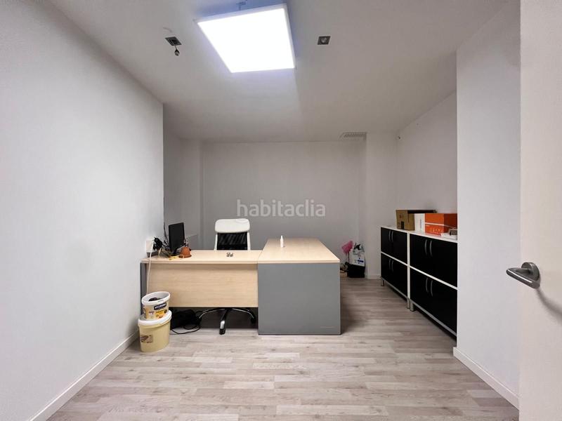 Foto 3a29fdb4-bc3e-48ee-925a-e4ad1e4fc7a1. Local comercial en El Clot Barcelona