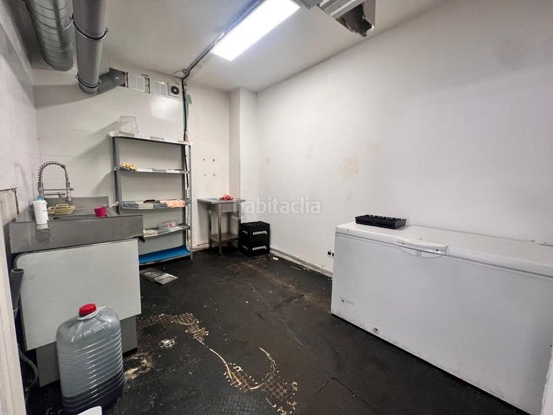 Foto a80b5f67-35e2-4070-92c2-3db79e6c3261. Local comercial en El Clot Barcelona