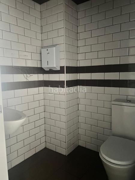 Foto f76209ab-ec91-4b15-93fb-f659a1ba2b6d. Local comercial en El Clot Barcelona
