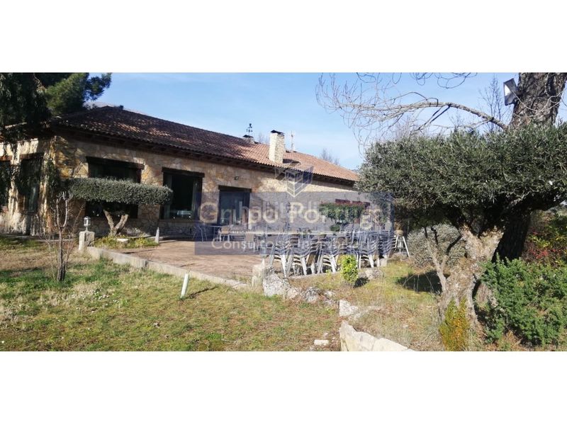 Foto 71d836f3-887f-405c-9da5-6dc1bc8b7469. Local comercial venta de finca con bar restaurante , ávila en Santa María del Tiétar