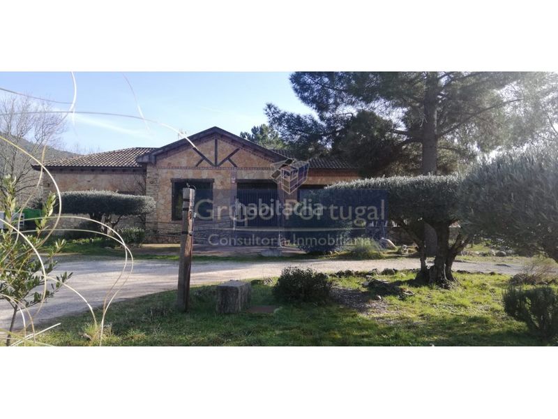 Foto 7b760a38-56a3-4ac7-825c-e489e7bea545. Local comercial venta de finca con bar restaurante , ávila en Santa María del Tiétar