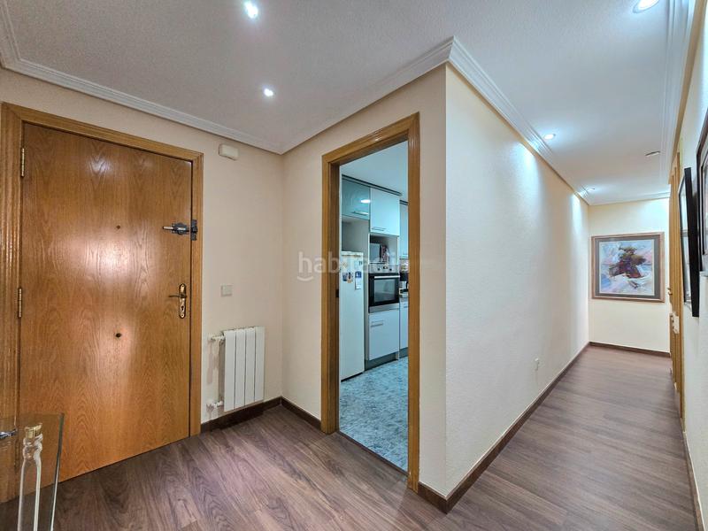 Foto 19083416-4cfb-496e-bd54-55c2c43d9697. Piso terraza de 90m2 - 3 dormitorios - 2 baños en Alicante