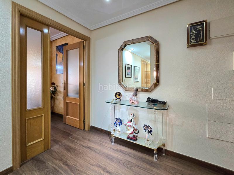 Foto 54b02733-886b-433a-9c6f-39659b635f73. Piso terraza de 90m2 - 3 dormitorios - 2 baños en Alicante