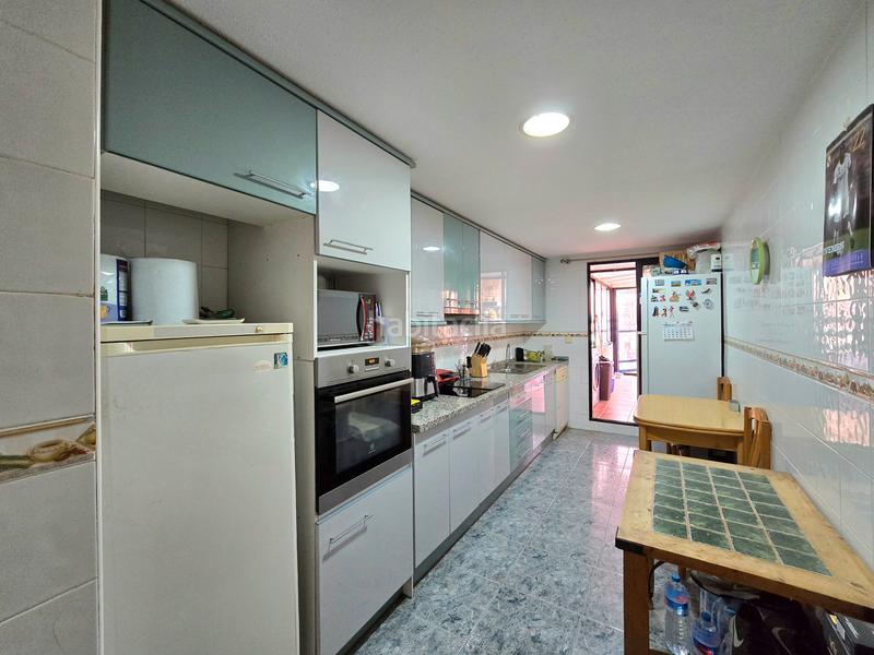 Foto 60e0e167-2205-46ca-bcbf-d1261fab8456. Piso terraza de 90m2 - 3 dormitorios - 2 baños en Alicante