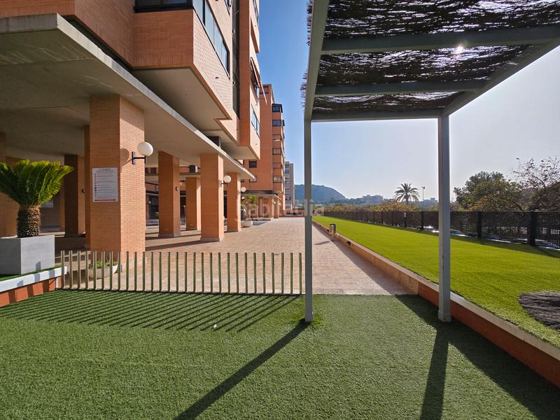 Foto ac113d68-876c-48c7-850e-ebc21f0a818c. Piso terraza de 90m2 - 3 dormitorios - 2 baños en Alicante