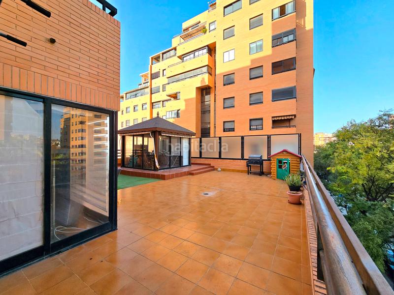Foto f1dbcbd6-074f-47e8-9204-cebf6eda367e. Piso terraza de 90m2 - 3 dormitorios - 2 baños en Alicante